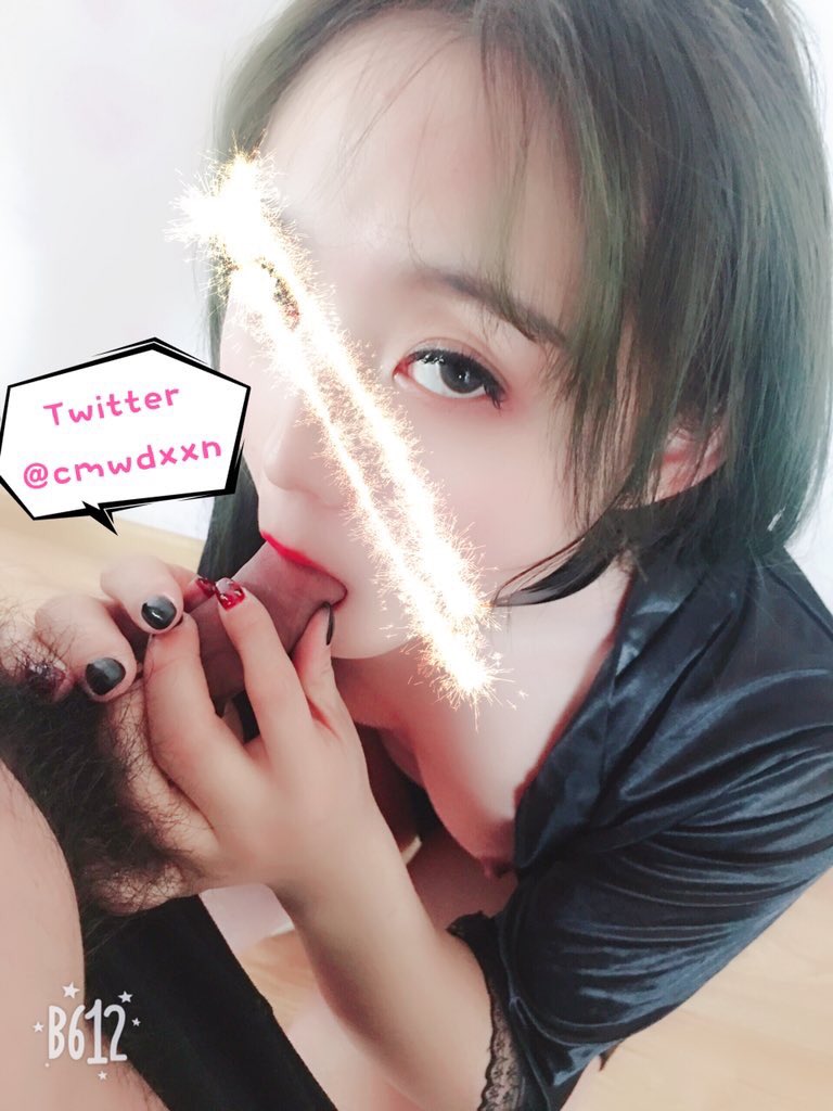 草莓味的小仙女（​推特妹子，推特已被封，绝版合集）[161张图+25个视频323M][10积分]