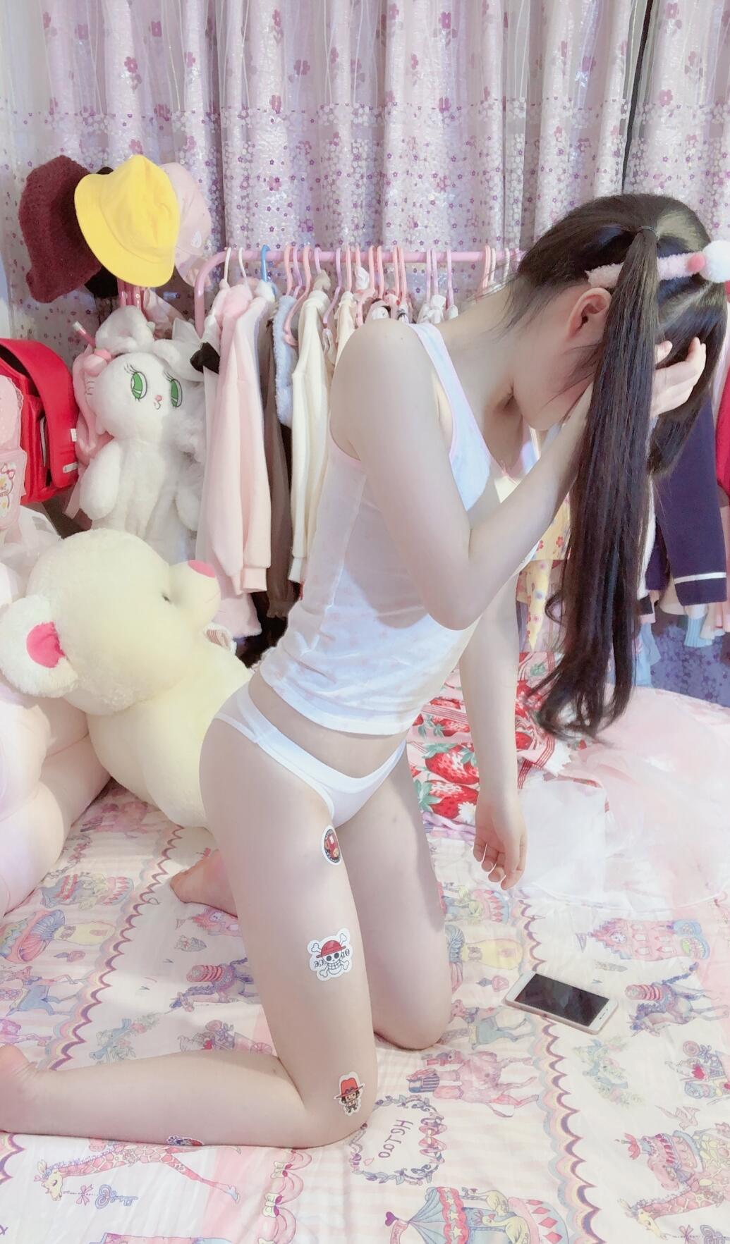 斗鱼主播蔡小熊（小野樱）10套合集[237张图+19个视频7.03G][30积分]