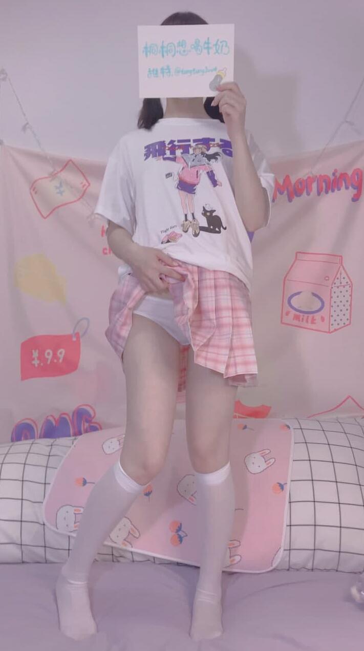 桐桐想喝牛奶16套合集[257张图+27个视频3.06G][10积分]