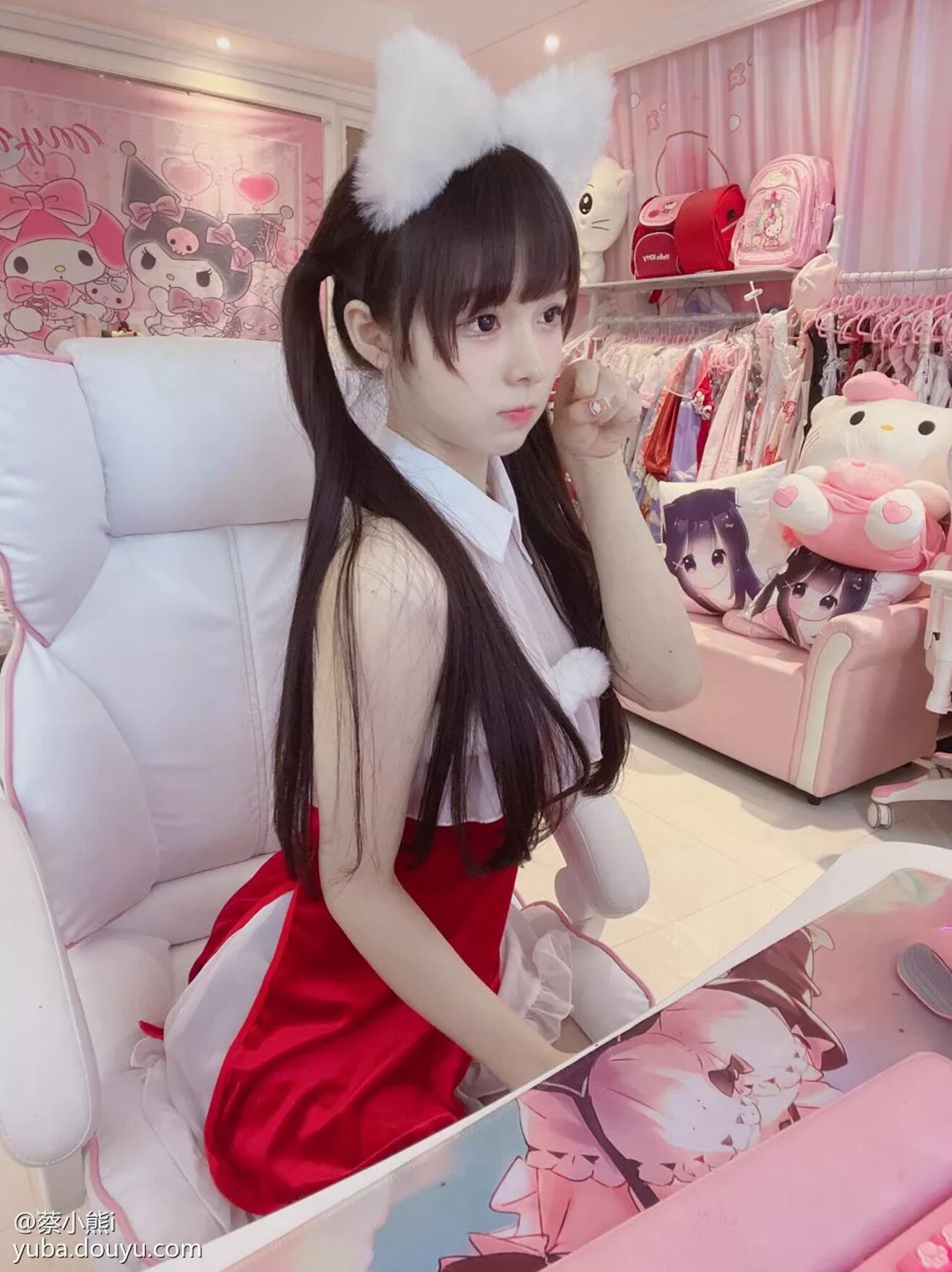 斗鱼主播蔡小熊（小野樱）10套合集[237张图+19个视频7.03G][30积分]