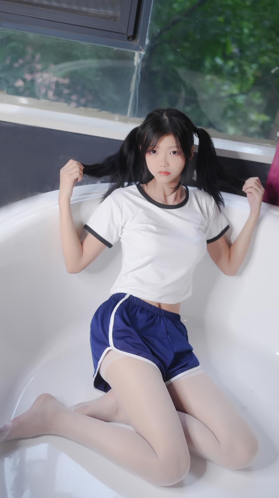 秋名山龙一（longyiyyds）7套合集[394张图+4个视频4.72G][10积分]